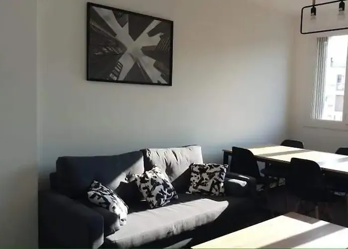 One Bedroom In A Shared With Mountain View דירה *