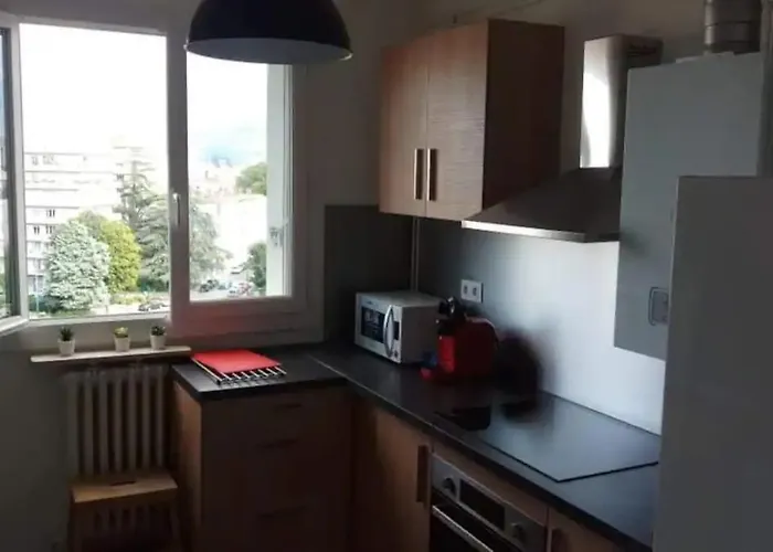 דירה One Bedroom In A Shared With Mountain View גרנובל